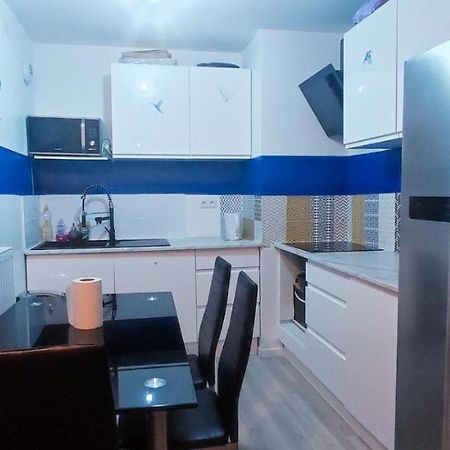 Jolie Appartement Avec Un Jardin Meaux Luaran gambar